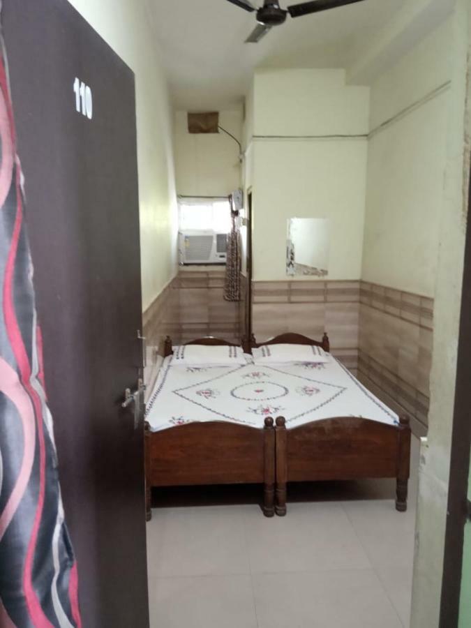 סמבאלפור Harkishan Lodge מראה חיצוני תמונה